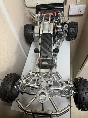 Remote control metal off-road buggy (New) - sturdy RC car
