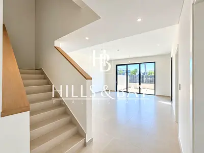 Multiple Units|Corner/Middle Units|Near Amenities