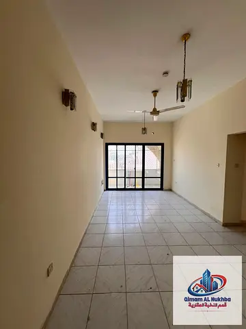 مساحة أوسع وخصوصية أكثر غرفتين وصالة مع بلكونتين في البوطينة بالقرب من المسجد ونستو ومواقف ترابية أسفل البناية