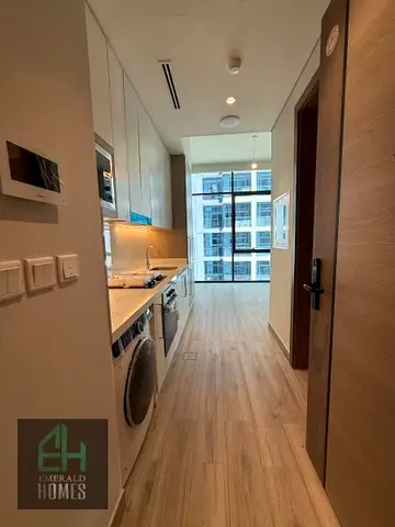 FULLY FURNISHED | HUGE LAYOUT | SKYLINE VIEW