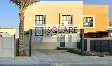 Modern 4-Bedroom Townhouse in Sustainable City– Stylish and Spacious Living