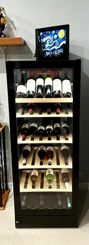 Vestfrost Beverage Cooler, 147 Bottle, WFG155