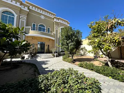 Well Maintained Villa| Large Garden |Family Living