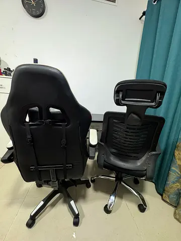 2 gaming chair and one table