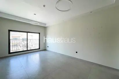 Vacant | Modern | Next to metro