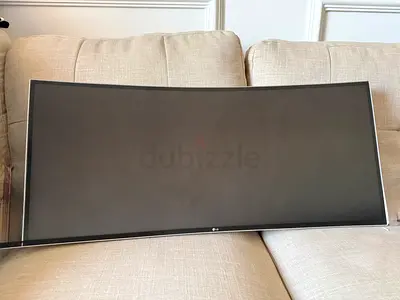 LG 34CB99-W, a premium 34-inch curved ultrawide monitor