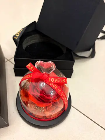 Forever rose decorations