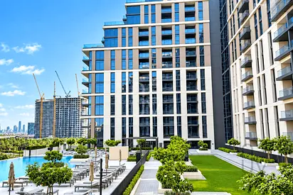 Luxury 1BR | Community View | Spacious Balcony