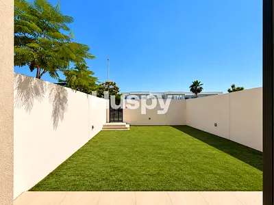 Single Row | Private Garden | Vacant Now