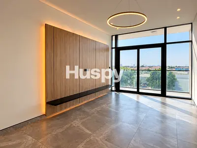 Rooftop Pool | Fitted Appliances | Near Downtown
