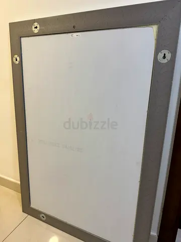 Spectacular Framed Wall Mirror like new