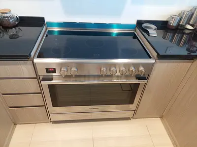 .BOSCH Series 8 Model Touch Screen Timer 5 Hobs Full Electric Ceramic Cooker Range Size 90×60 cm