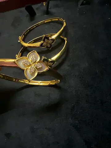 Premium Luxury Flower Motif Gold Plated Bangle Bracelet