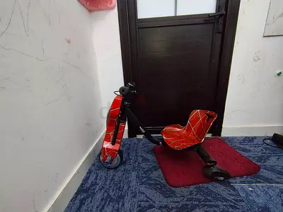 2 Kids 3-Wheel Drift Scooter / Ride-On — Red Spider Design
