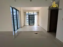 SPACIOUS LAYOUT // POOL VIEW // READY TO MOVE