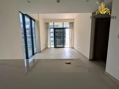 SPACIOUS LAYOUT // POOL VIEW // READY TO MOVE