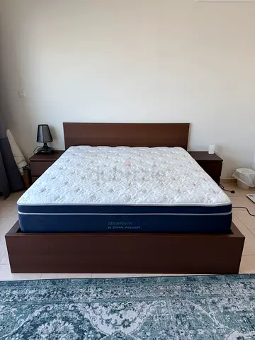 Bed & 2 Nightstands from Ikea - King Size