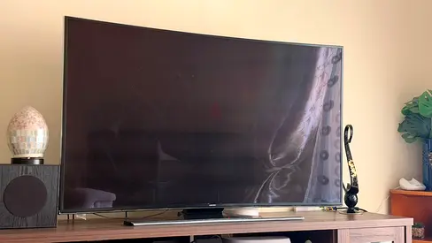 Samsung 55" Curved Smart TV - Average Working Condition