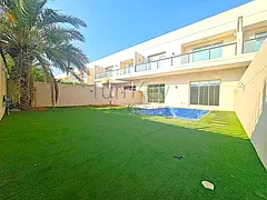 5BD+Maids+Study\Private Pool\Fitted Kitchen