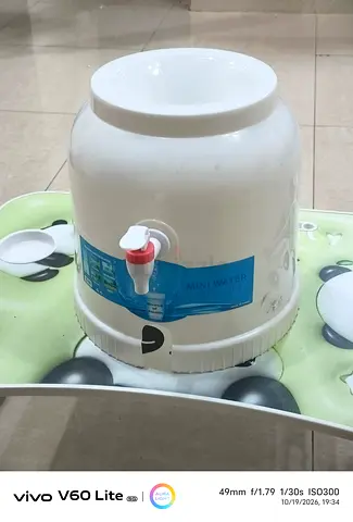Small countertop water dispenser with tap - good condition