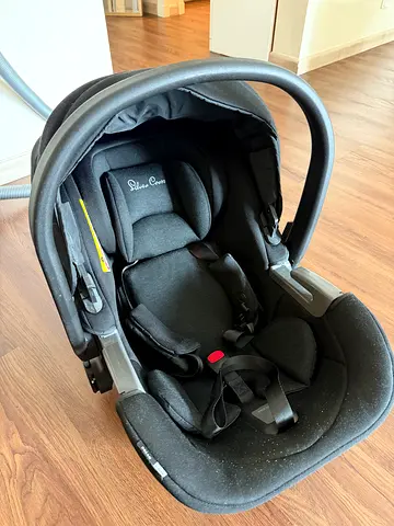 Silver Cross Dream i-Size Infant Car Seat + ISOFIX Base
