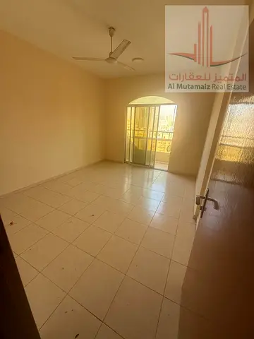 *للبيع بيت عربي سكني تجاري في الراشدية 3 – عجمان | زاوية شارعين | دخل 66,000 درهم سنويًا**