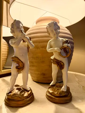 Decorative status