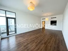 Renovated I Spacious Unit I Two Balconies