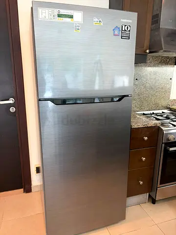 Daewoo top mount like new refrigerator