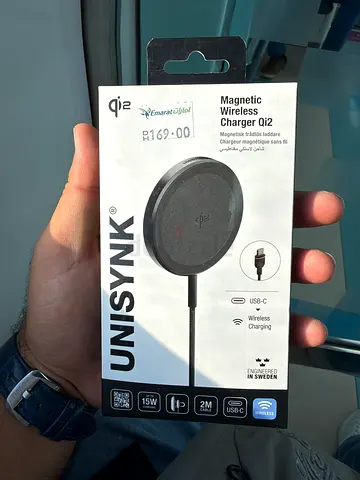 UNISYNK Magnetic Wireless Charger (new in box) - Qi compatible - 10 pcs available
