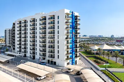 Corner 3BR+M Apartment | Sea World View | Vacant