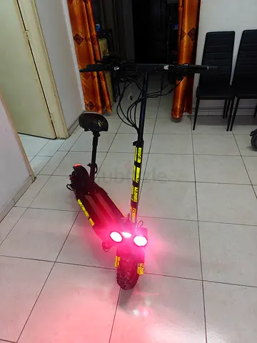 Used electric scoter wed charger battry range 25km location sharjah lebortry signal
