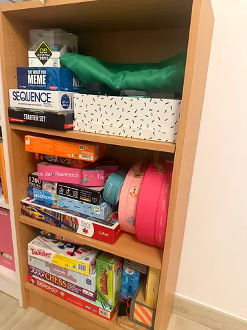 5 IKEA bookcases, light wood, 60 × 106 cm