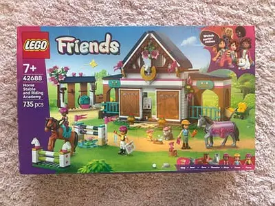 BARGAIN BRAND NEW LEGO 42688 FRIENDS HORSE STABLE AND RIDING ACADEMY