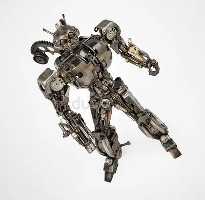 Bumblebee-Inspired Metal Sculpture – 64 cm