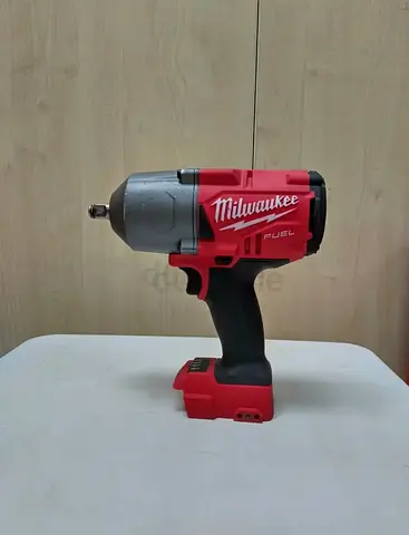 MILWAUKEE IMPACT WRECH 18V B.L BIG