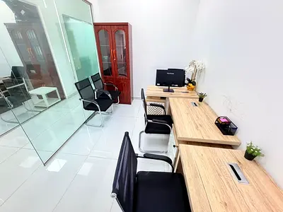 Beautiful office with Bank account assistance |Free Amenities