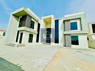 Fully Modern Luxurious 5 Master Bedrooms +big Majlish+2 Big Hall+Maid Room+ Laundry Room Villa near Markete best loaction at Madinat Al Riyadh