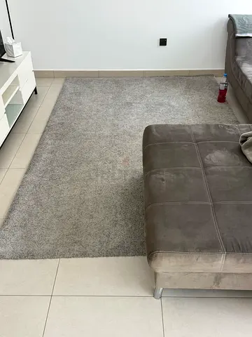 Grey rug - good condition