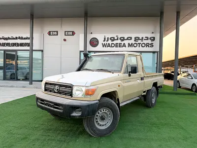 Toyota Land Cruiser 70 Series 2016 LC 79 Base GCC Specs