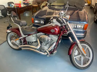 HARLEY ROCKER GCC 2800 km only with a lots of options