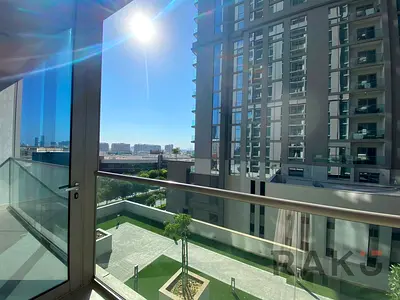 Near Mall | Natural light | Open view