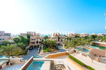 Upgraded | Vacant | Private Beach Access