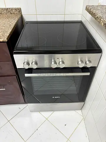 Bosch freestanding electric ceramic cooker/oven - good condition
