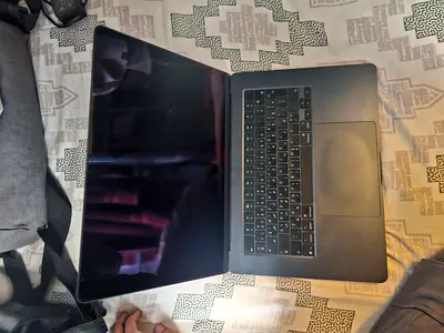 Macbook Air M4 15 inch 16 gb
