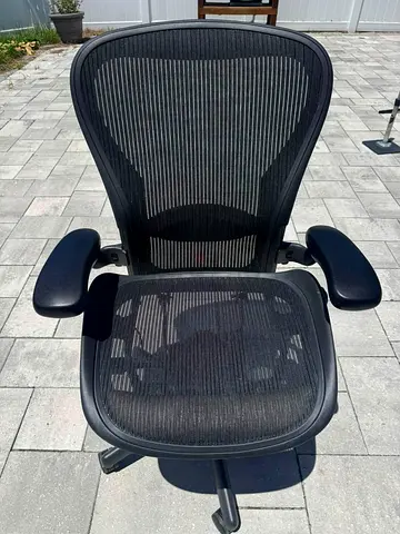 Herman Miller Aeron chair sizeB fully loaded