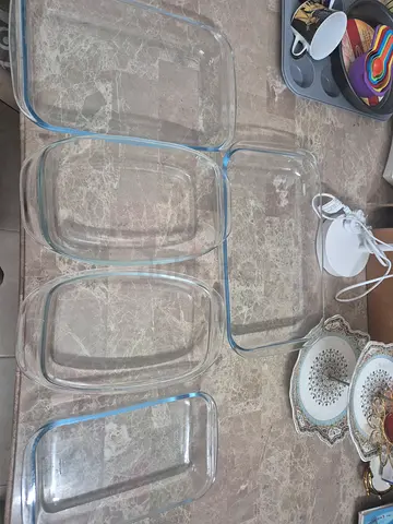 Set of 5 Clear Glass Baking/Serving Dishes - excellent Condition