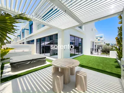 Santorini | Fully Upgraded | Corner Unit