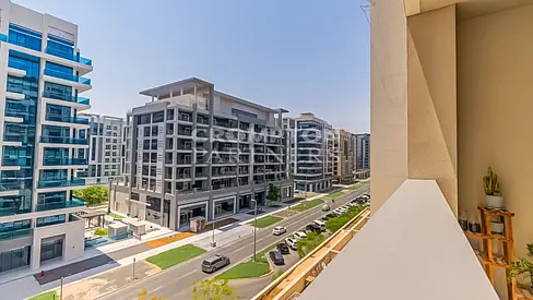 Bright Modern 2BR Apt | Tenanted | Beach Access