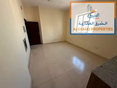 استديو للايجار تاني صف كورنيش عجمان مساحه كبيره  وب 17 الف